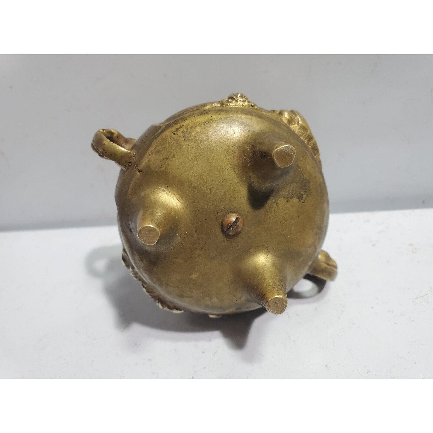 Vintage Working MONK PRAYING Brass Table Lighter / RARE 5361/22