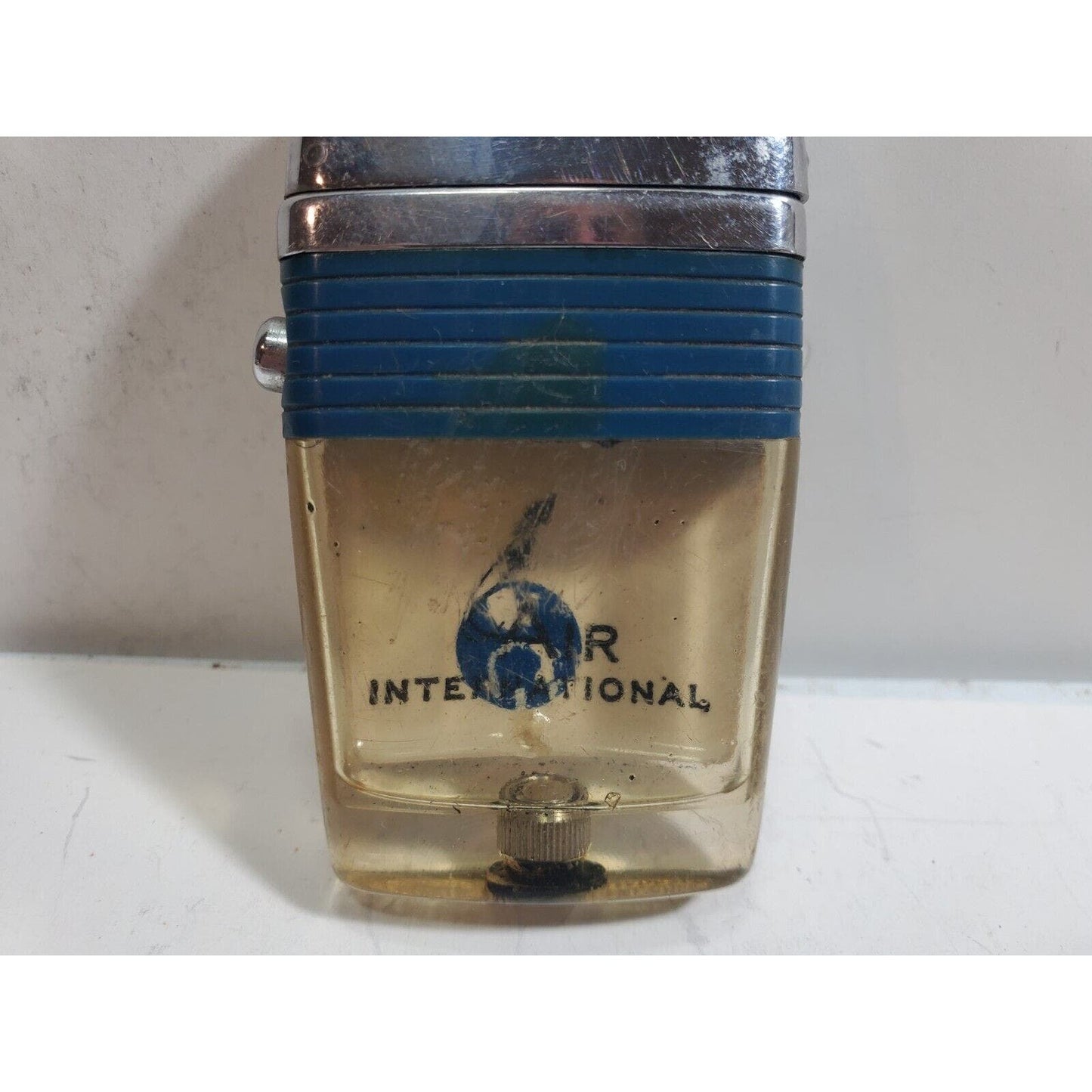 Vintage Working Scripto VU Lighter "Air International" LOGO, Blue 5989/29