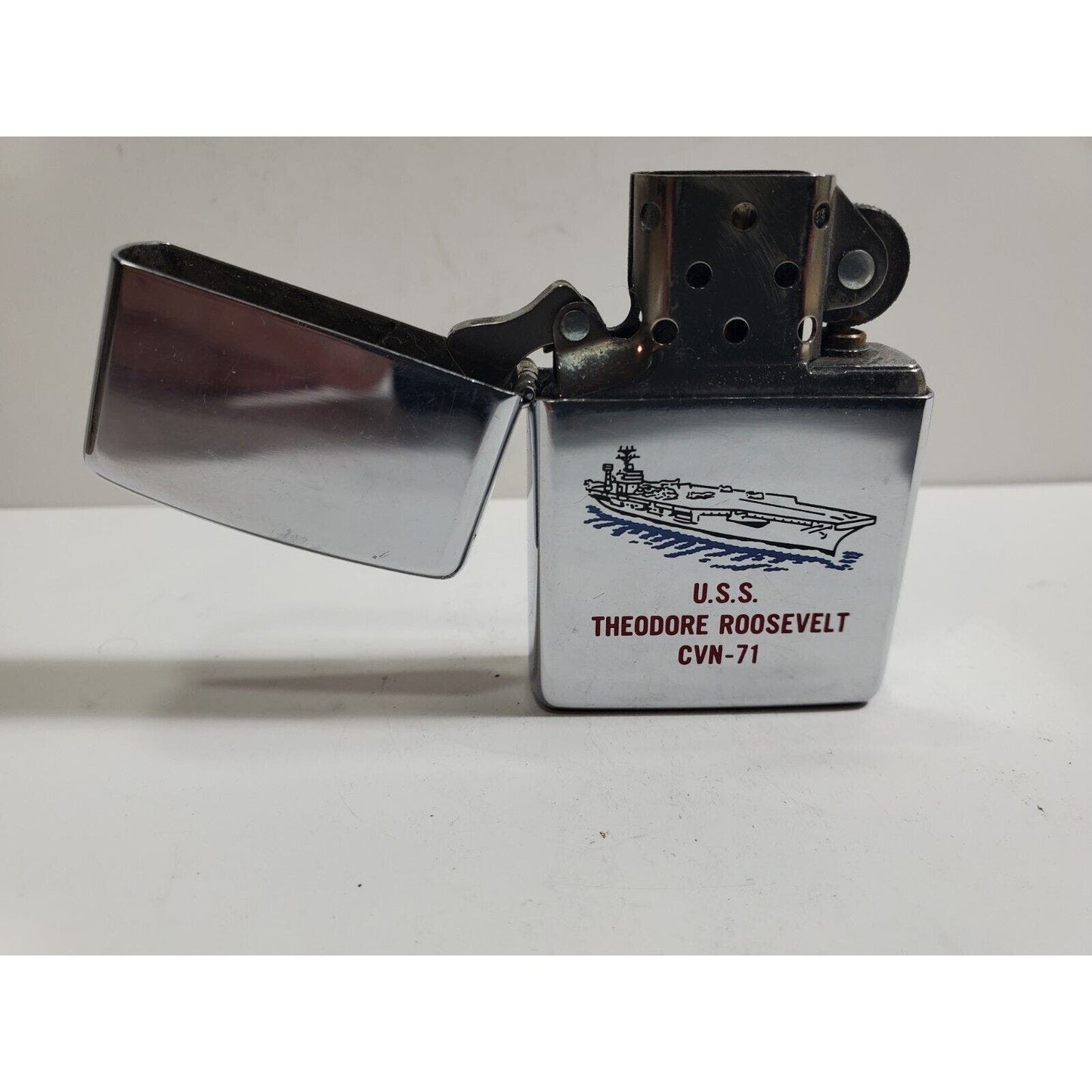 Working Vintage USS Theodore Roosevelt CVN-71 Zippo Lighter 5847/33