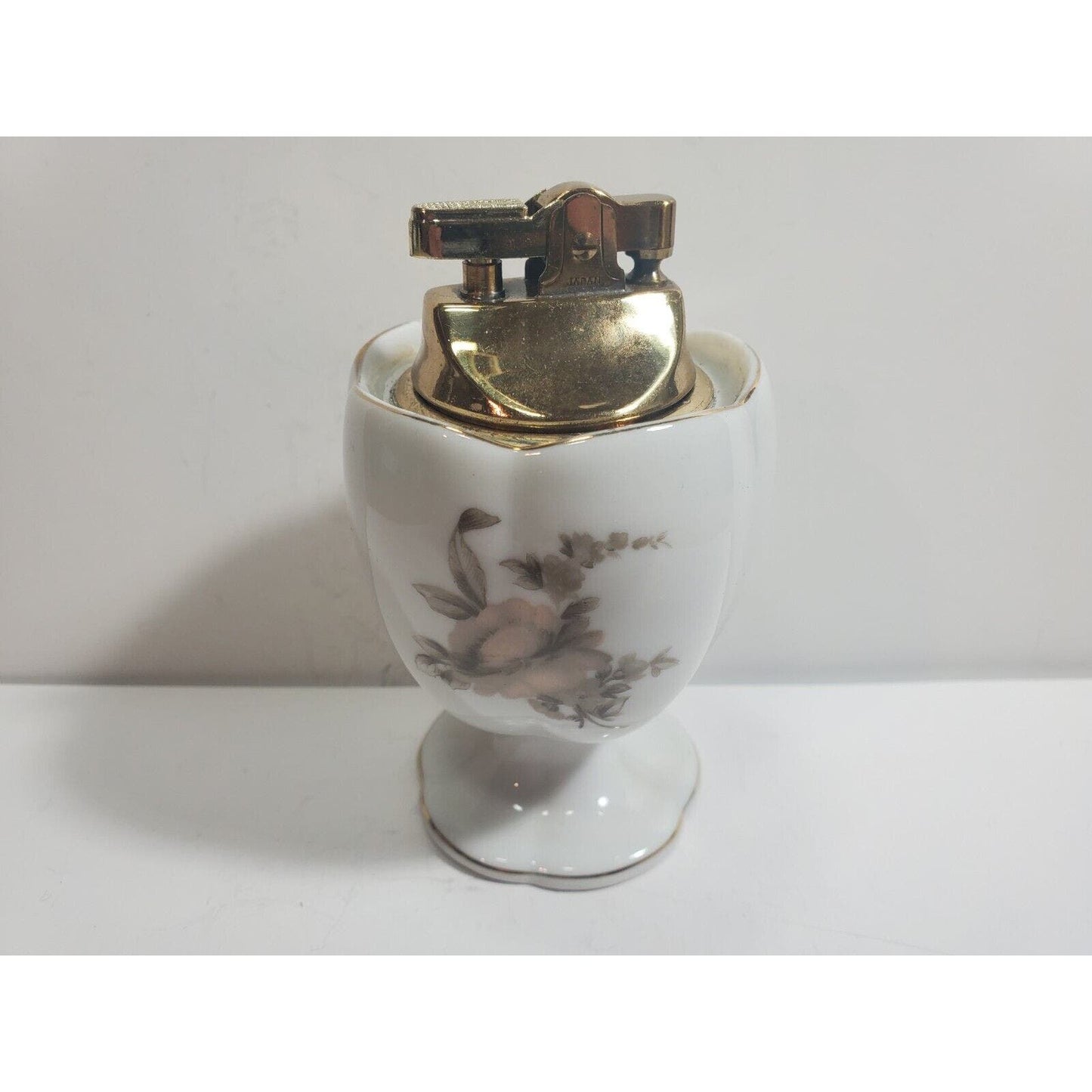 Vintage Working Porcelain Glass Ball Table Unlit Lighter 4" 1769/40