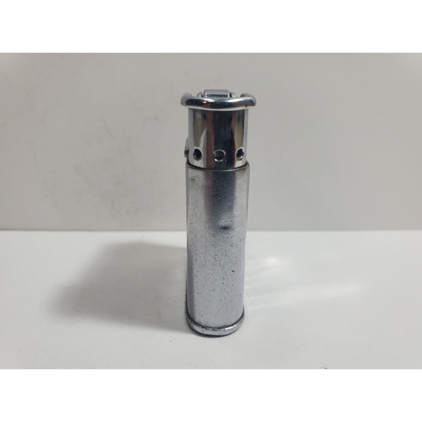 Vintage Working RONSON WHIRLWIND Silver Tone Lighter. 5829/26