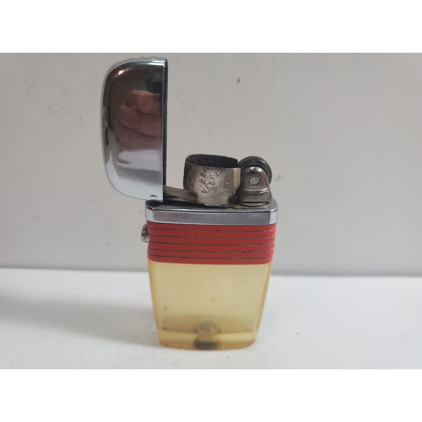 Vintage Working Scripto VU Lighter, Clear No Insert, Red 6058/29