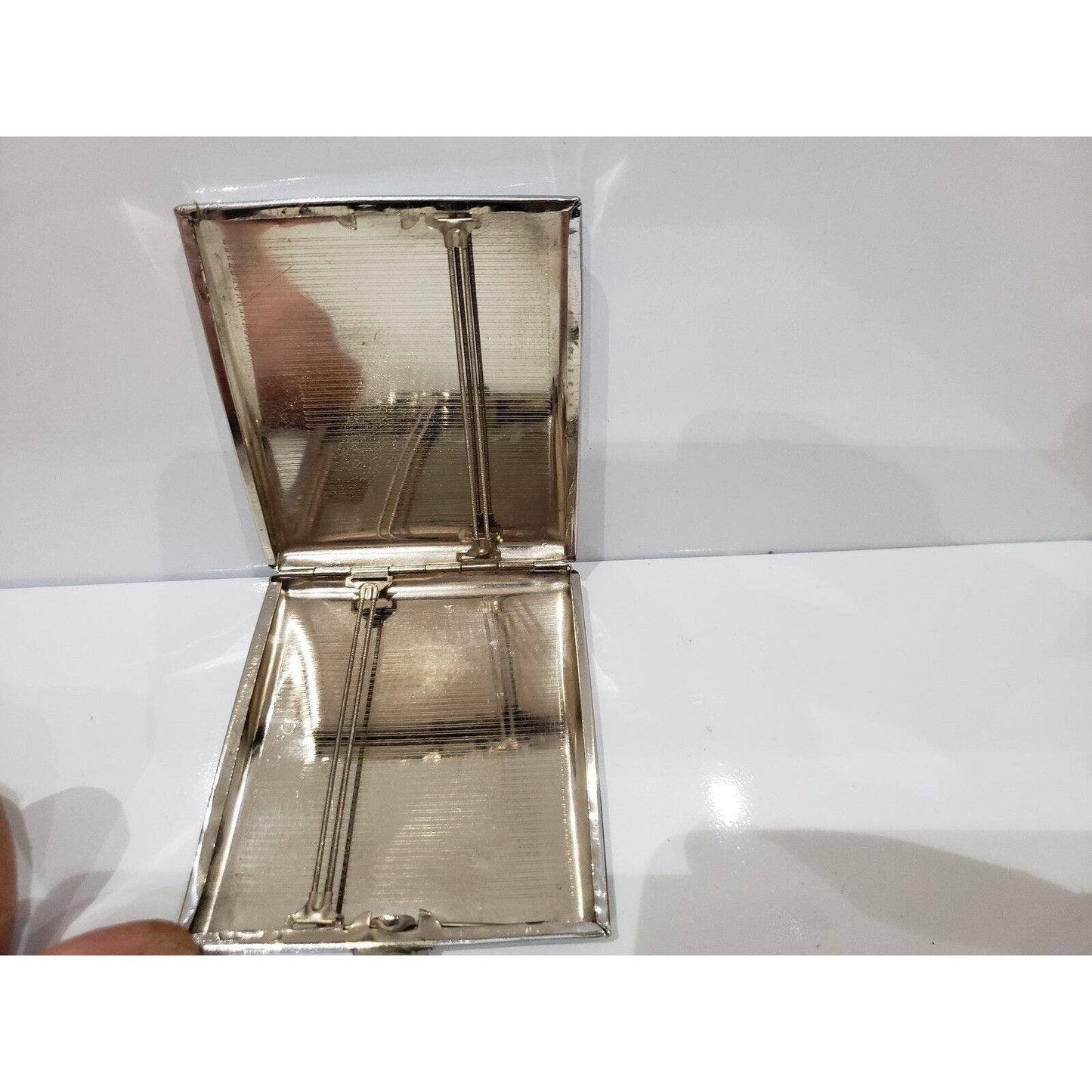 Vintage United States Air Force USAF 5th AFH, 18th F. B. W. INSIGNIA Eamel Case