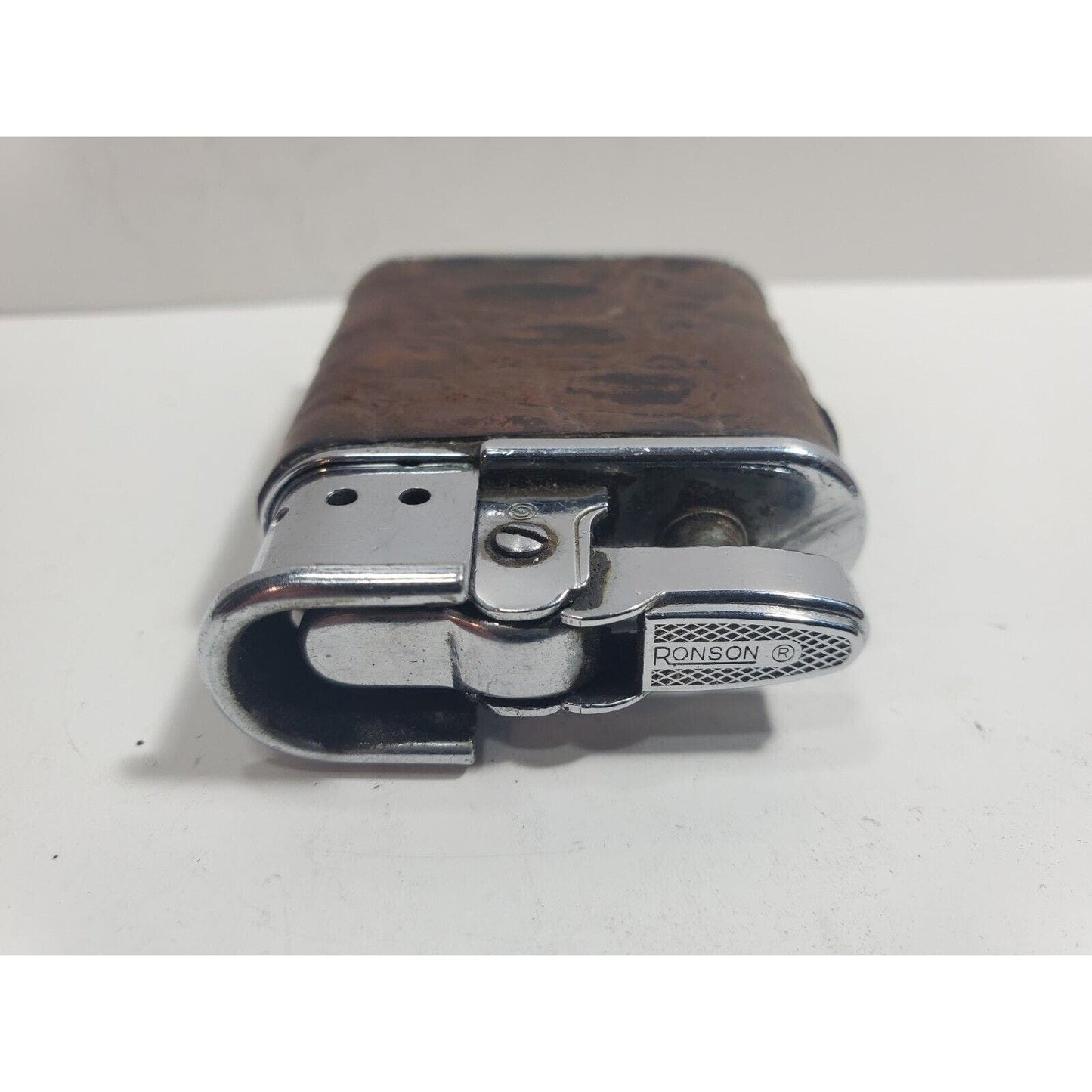 Vintage Working RONSON WHIRLWIND Leather Wrapped, Silver Tone Lighter. 5826/26