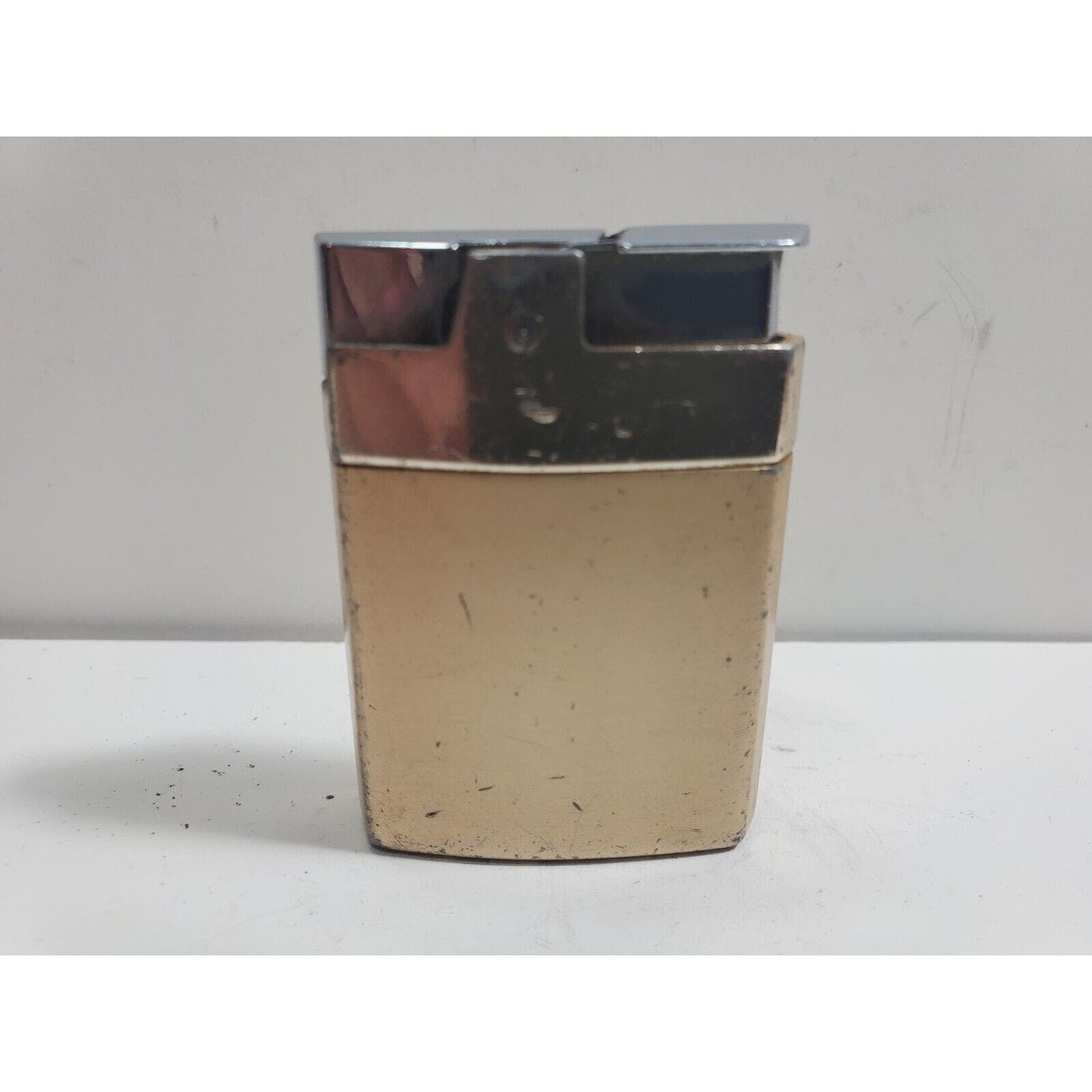 Vintage Working Ronson Kadet Gold Tone Lighter 5822/26