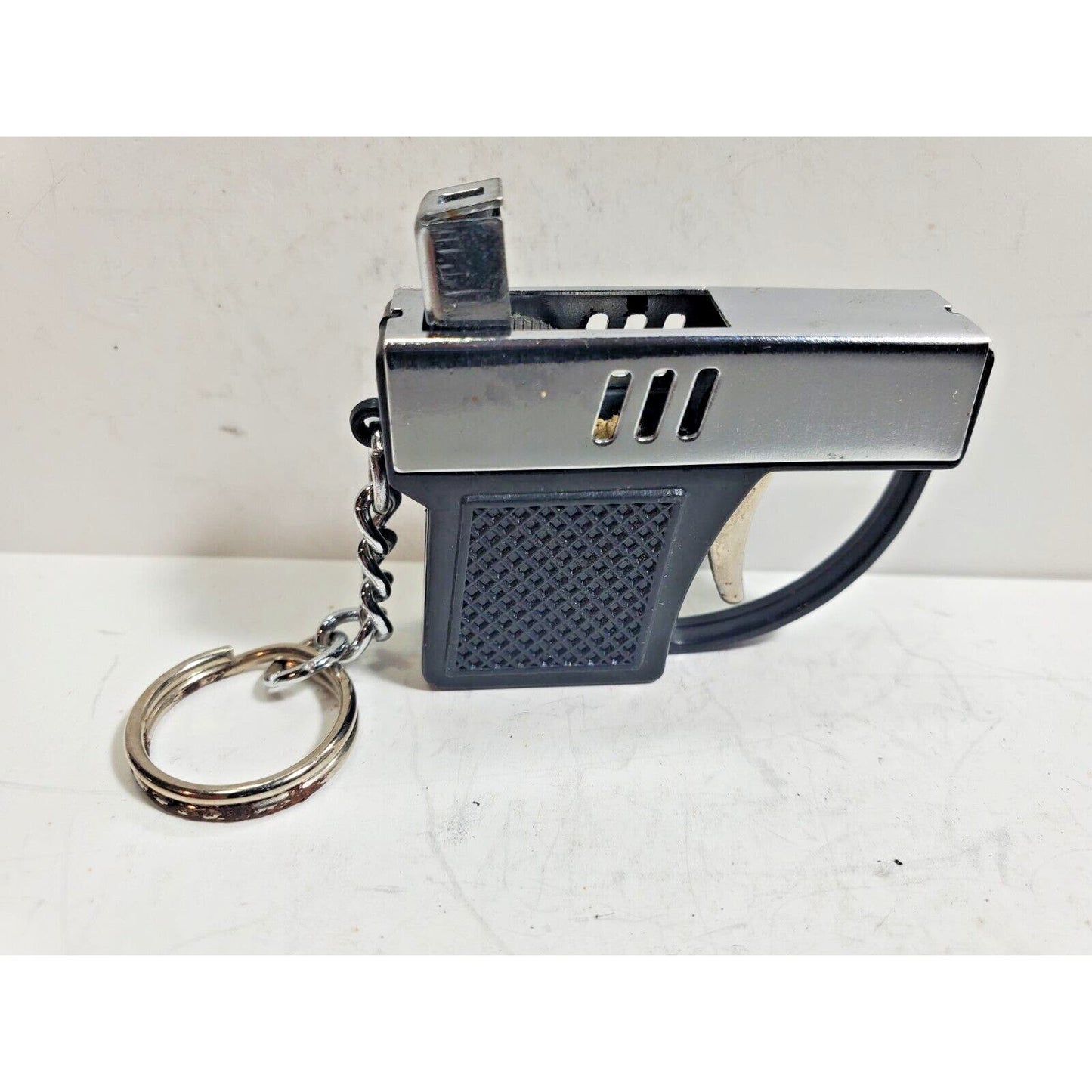 NOS Vintage Working Pistol Gun BUTANE Unlit Lighter 1 1/2" Keychain Fob 6065/28