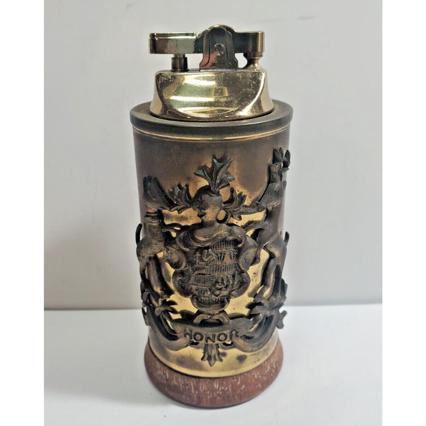 Unique Design Vintage Working Table Lighter, Bras, Honor Crest / Unlit 5771/40