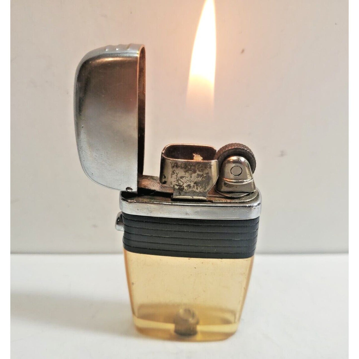 Vintage Working Scripto VU Lighter, Clear No Insert, Black 6061/29