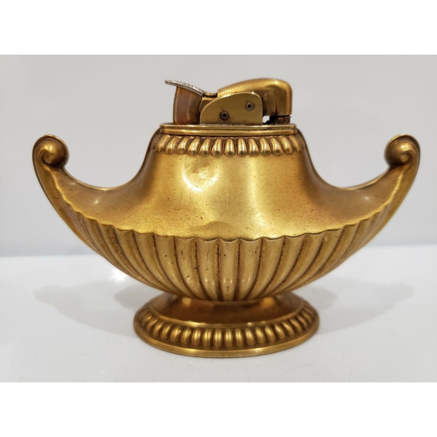 Vintage Working Gold Tone EVANS Genie Alladin Table Lighter / Made in US 300/13