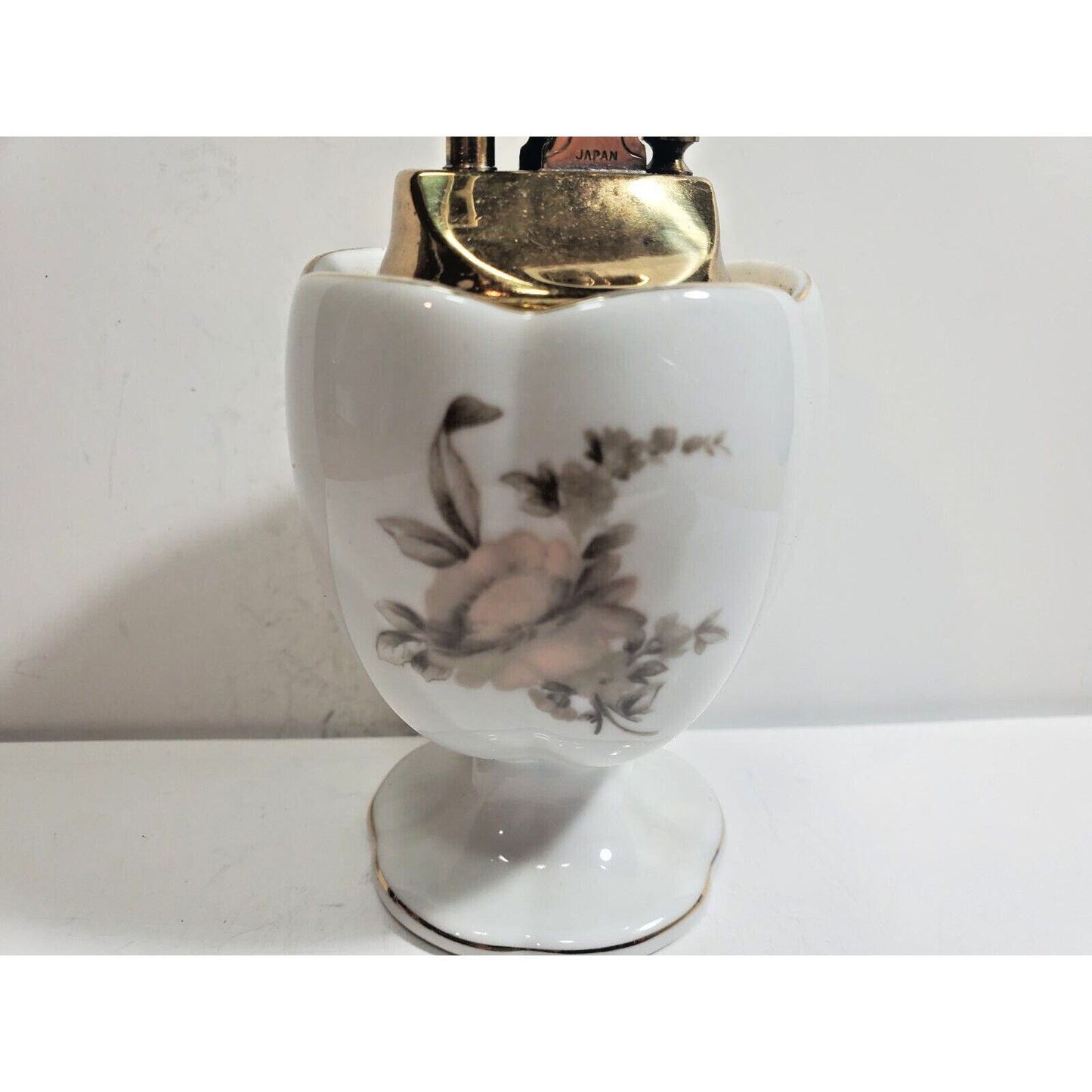 Vintage Working Porcelain Glass Ball Table Unlit Lighter 4" 1769/40