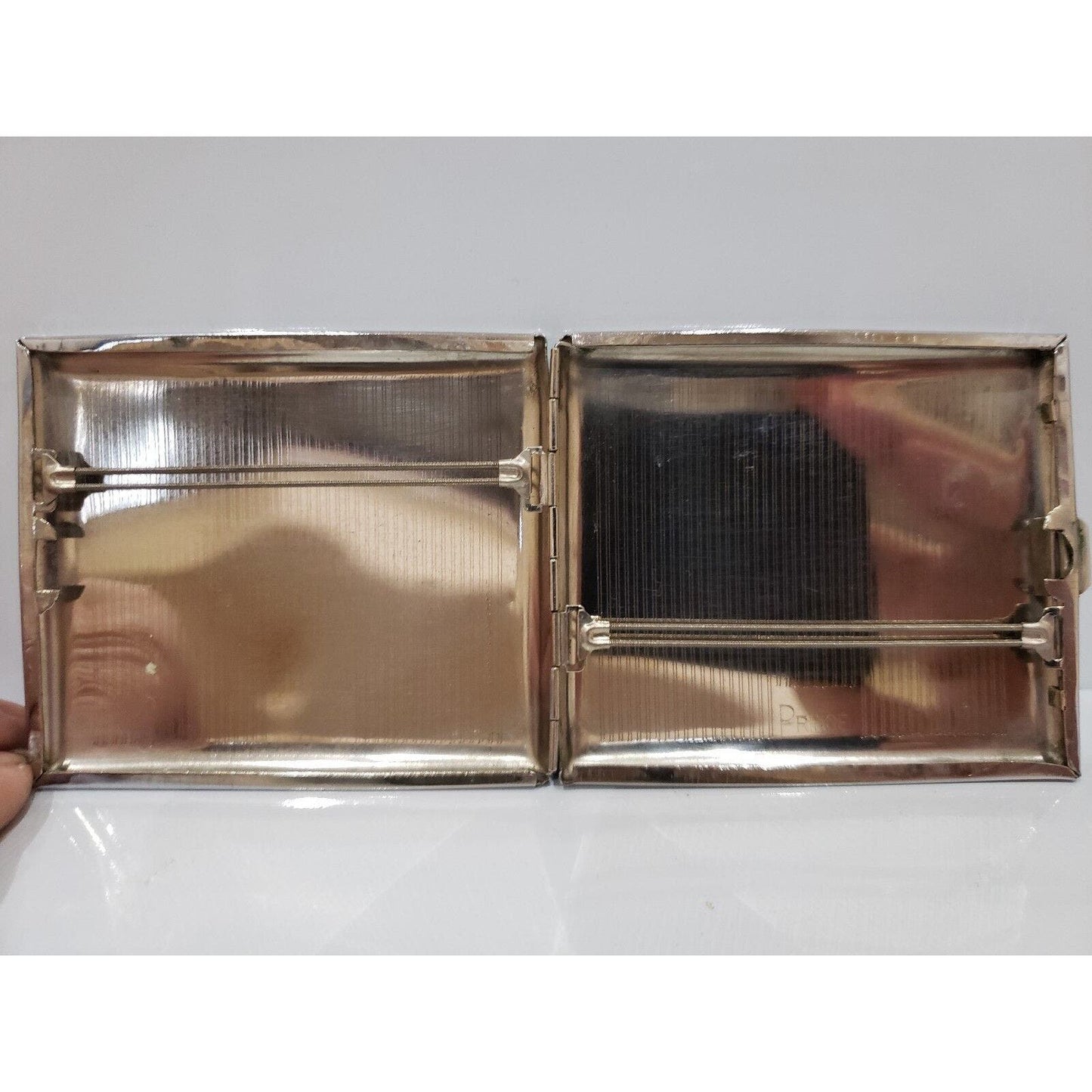 Vintage United States Air Force USAF 5th AFH, 18th F. B. W. INSIGNIA Eamel Case