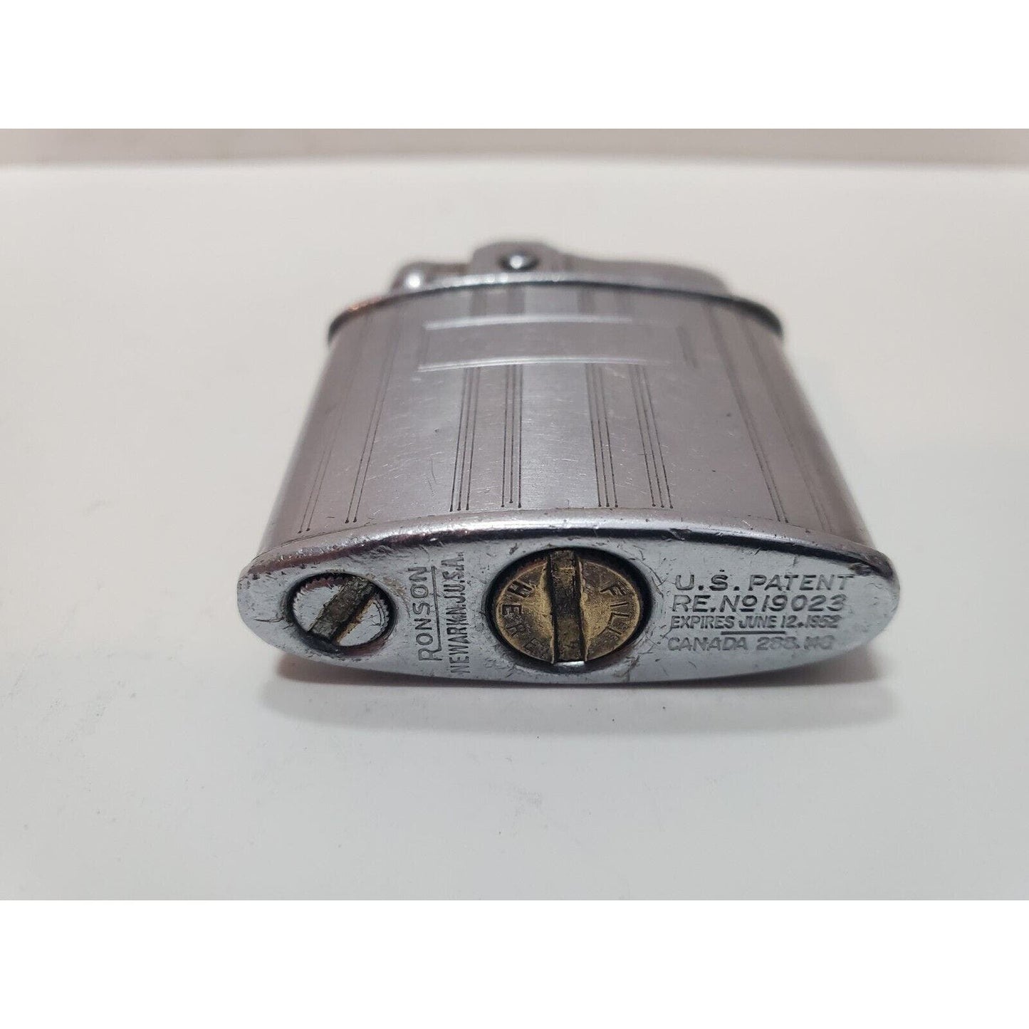 Vintage Working Ronson Standard Silver Tone Lighter 6100/26