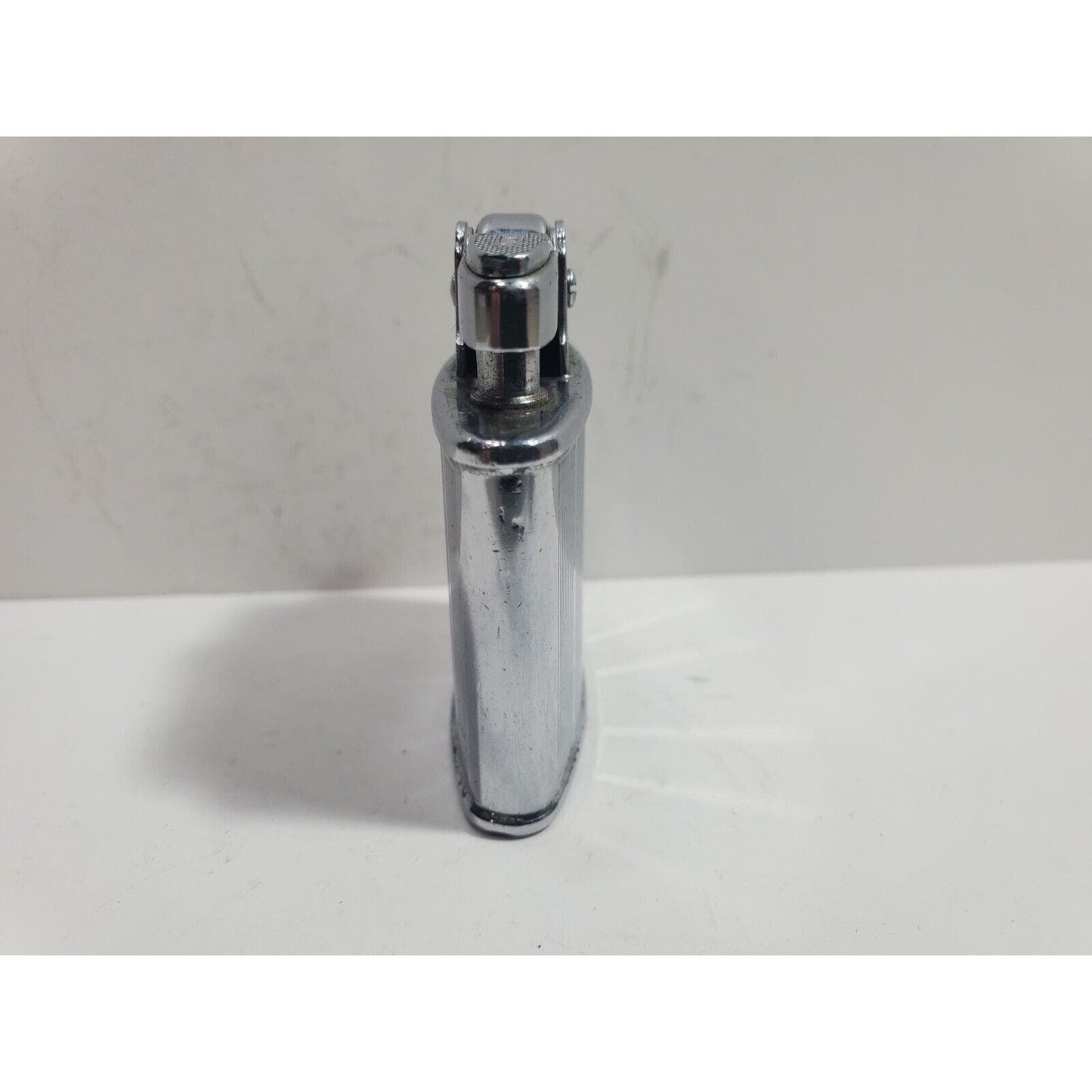 Vintage Working Ronson Standard Silver Tone Lighter 5821/26