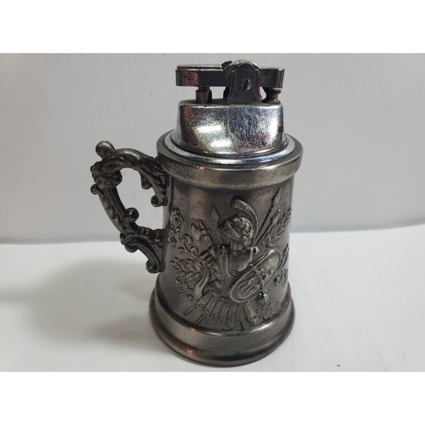 Vintage Working Pewter Ornate Table Top Lighter Mug / 5946/40