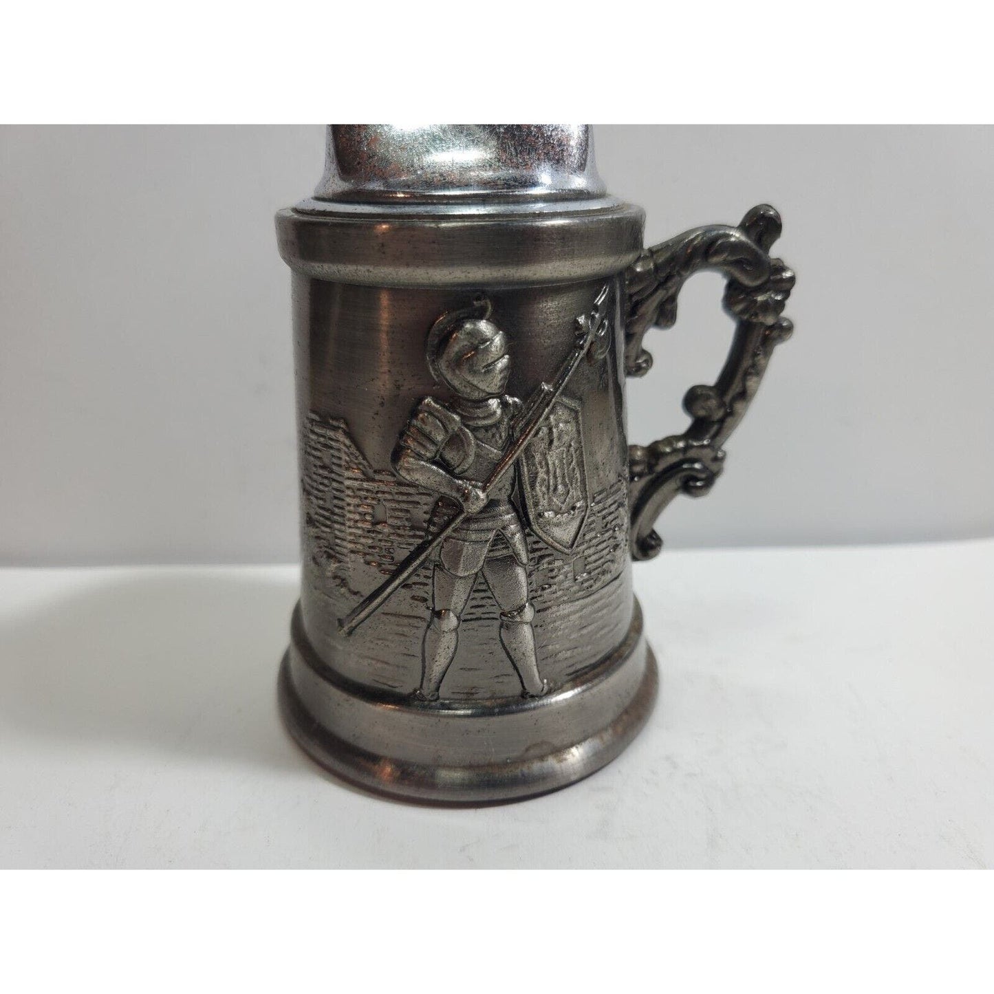 Vintage Working Pewter Ornate Table Top Lighter Mug / 5946/40