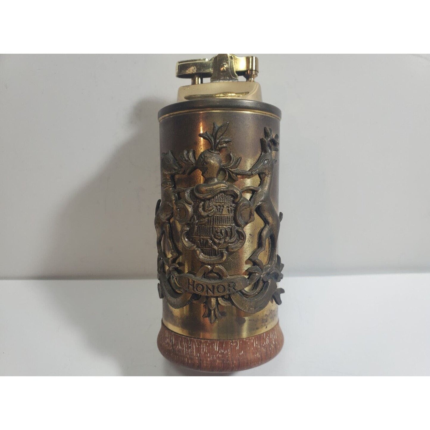 Unique Design Vintage Working Table Lighter, Bras, Honor Crest / Unlit 5771/40