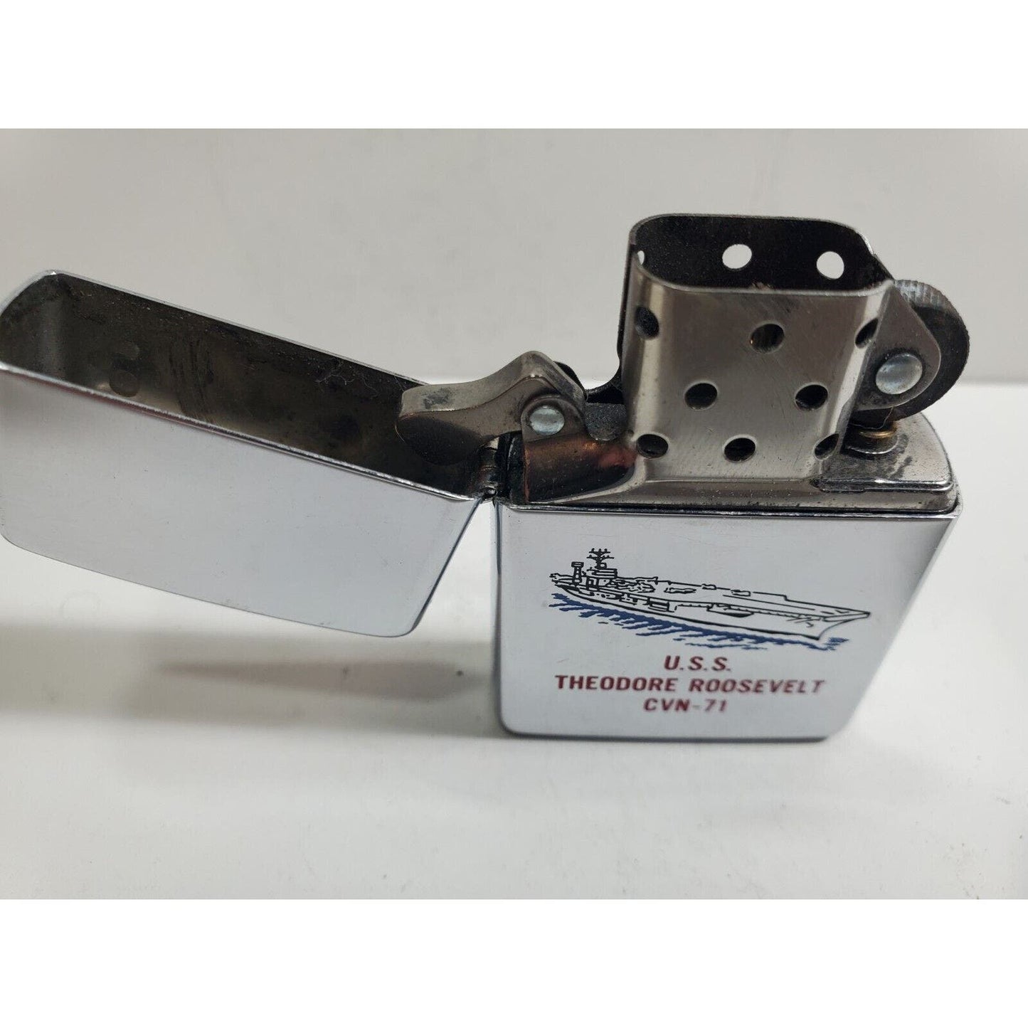 Working Vintage USS Theodore Roosevelt CVN-71 Zippo Lighter 5847/33