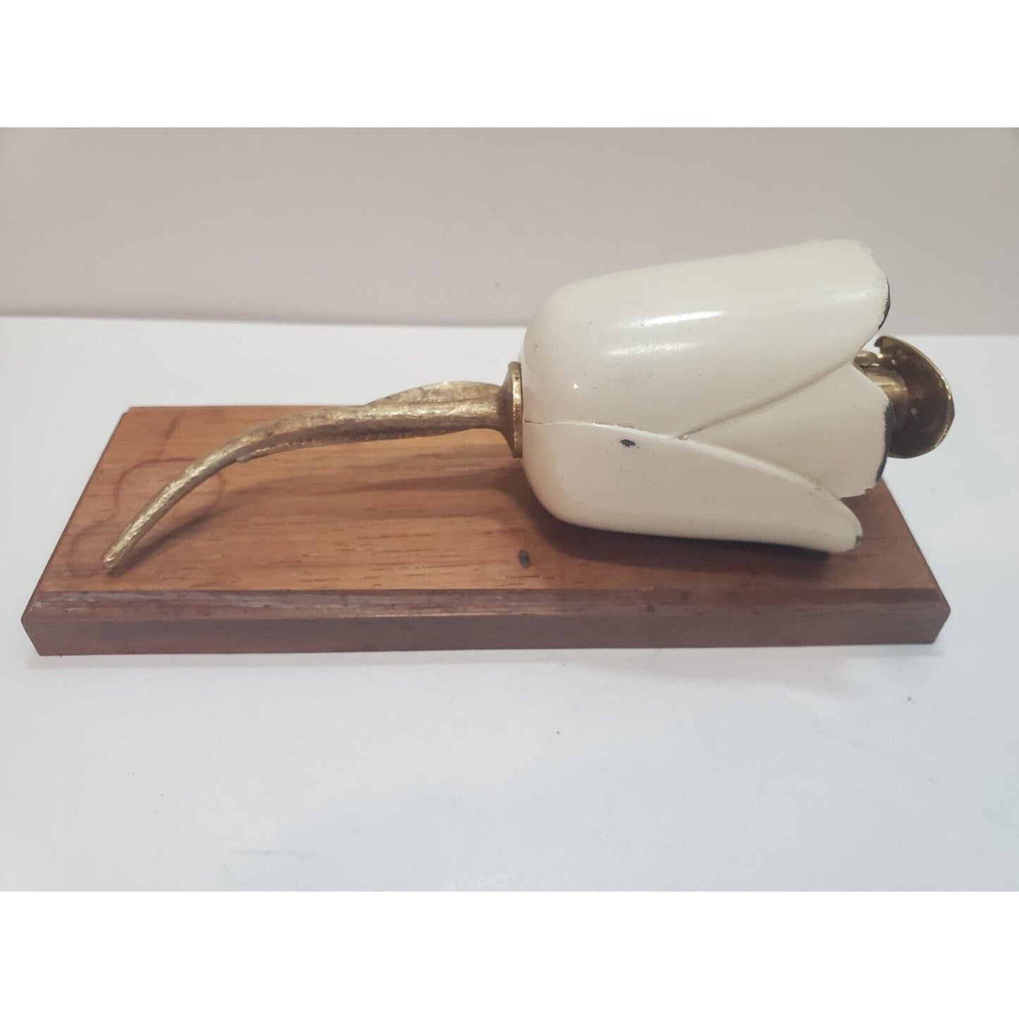 Vintage Ronson Tulip Gold Tone & Cream Varaflame Lighter, Walnut Base 6195/13