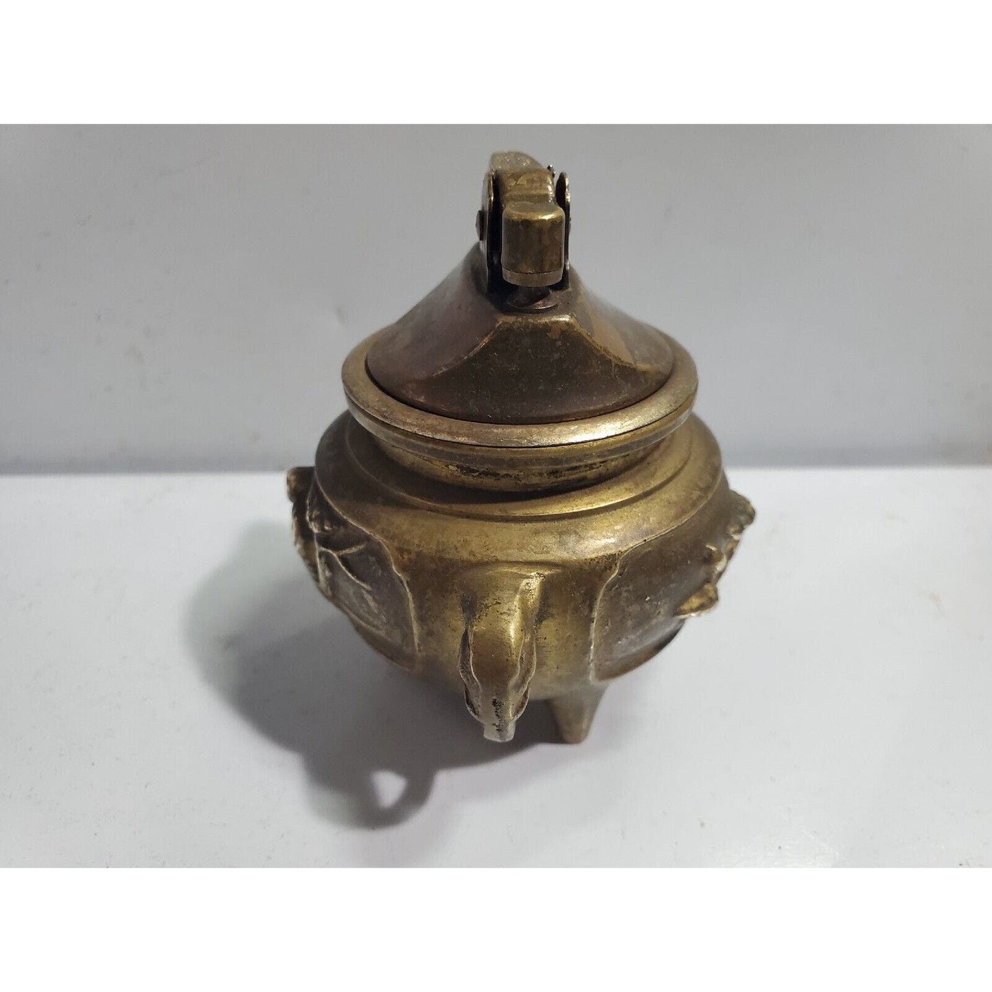 Vintage Working MONK PRAYING Brass Table Lighter / RARE 5361/22