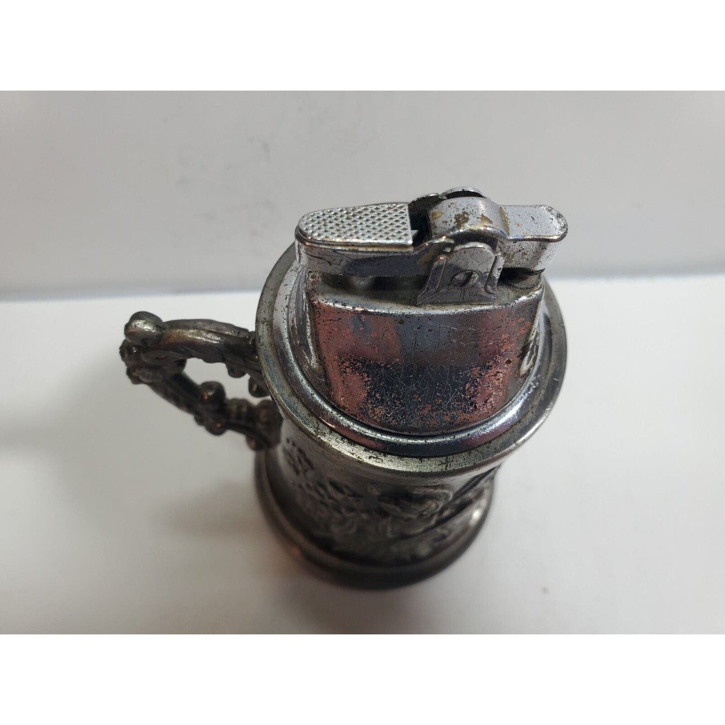 Vintage Working Pewter Ornate Table Top Lighter Mug / 5946/40