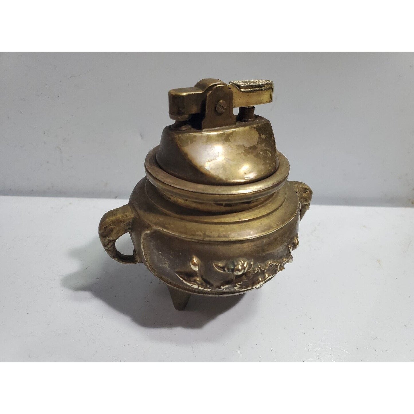 Vintage Working MONK PRAYING Brass Table Lighter / RARE 5361/22