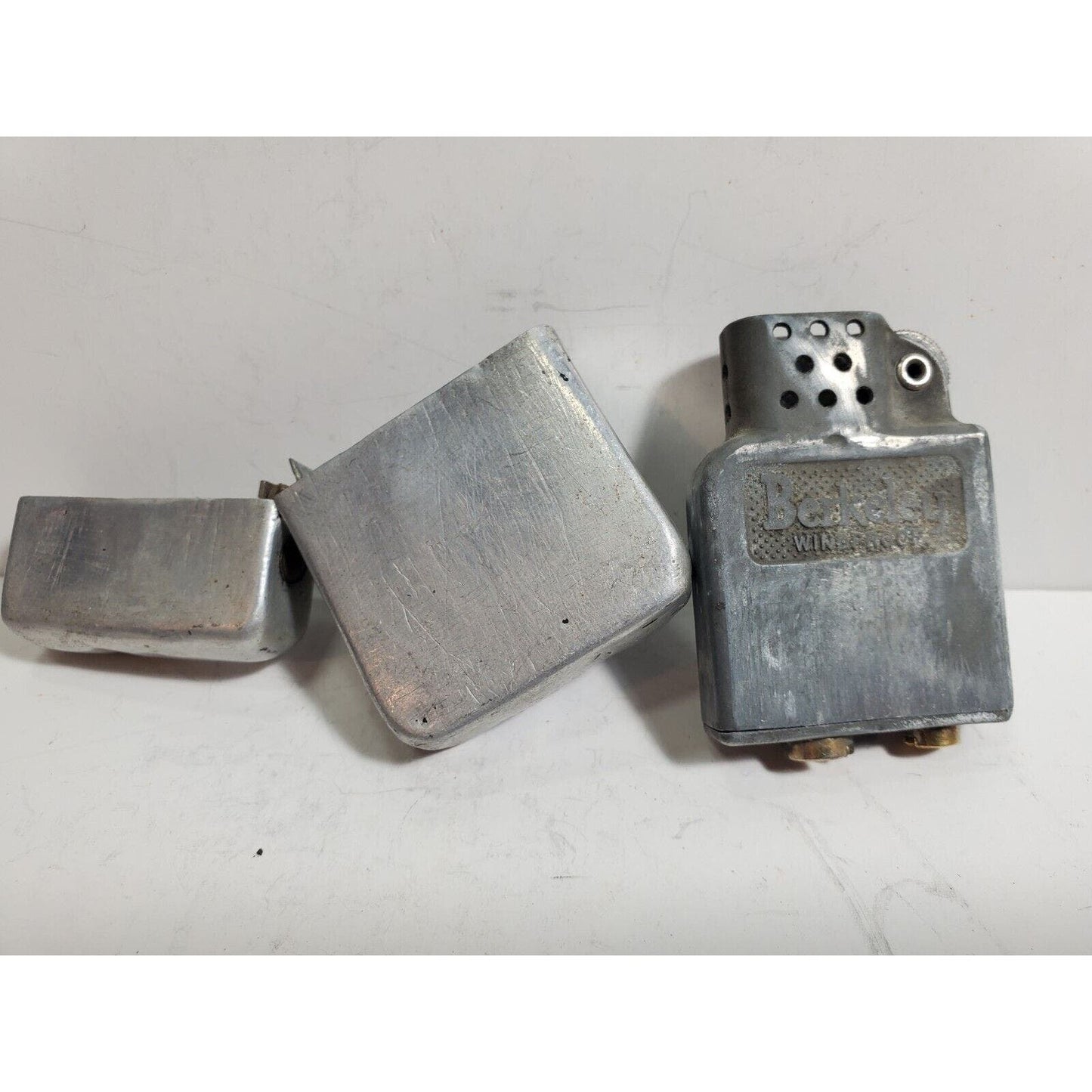 Working Vintage WWII Lighter, Berkeley, 3 barrel Hinge 5882/27