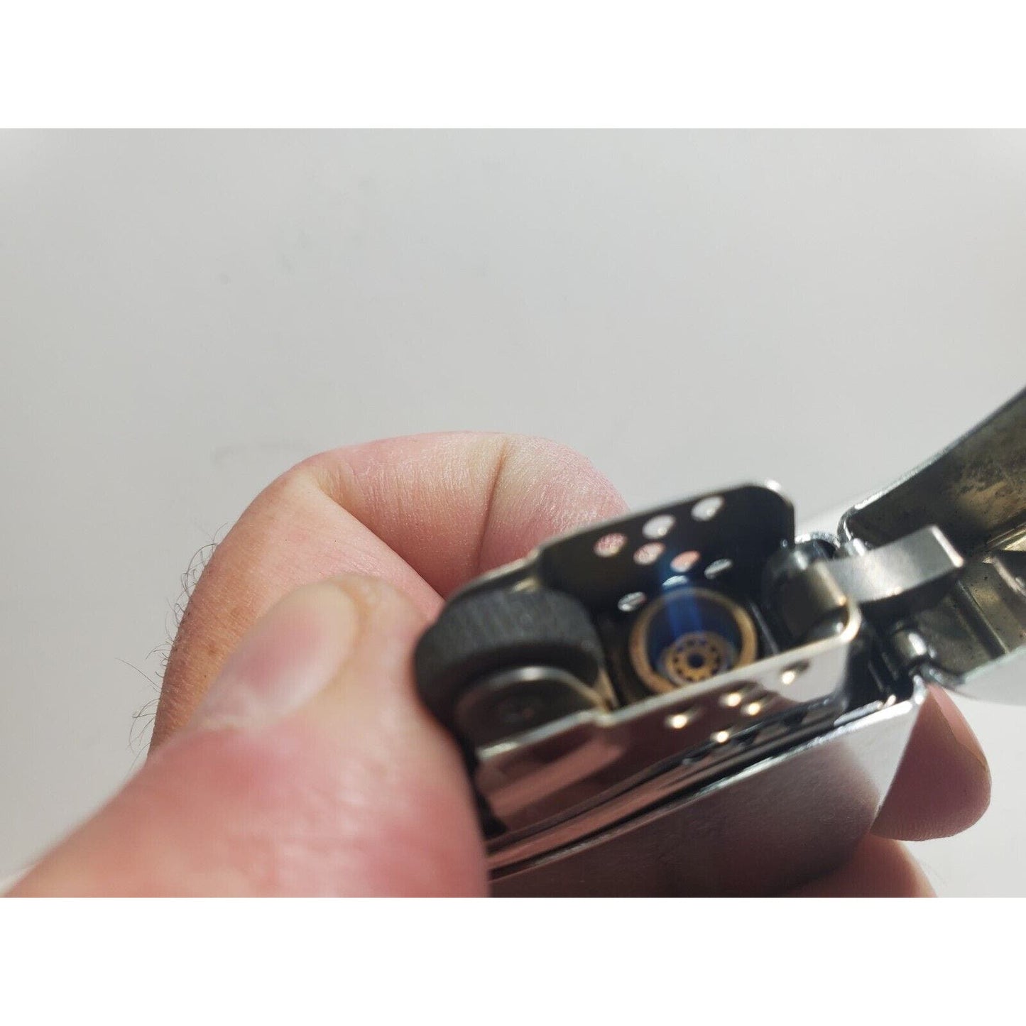 Working Vintage 2005 Zippo Blu Classic Chrome Butane Lighter Made In The USA