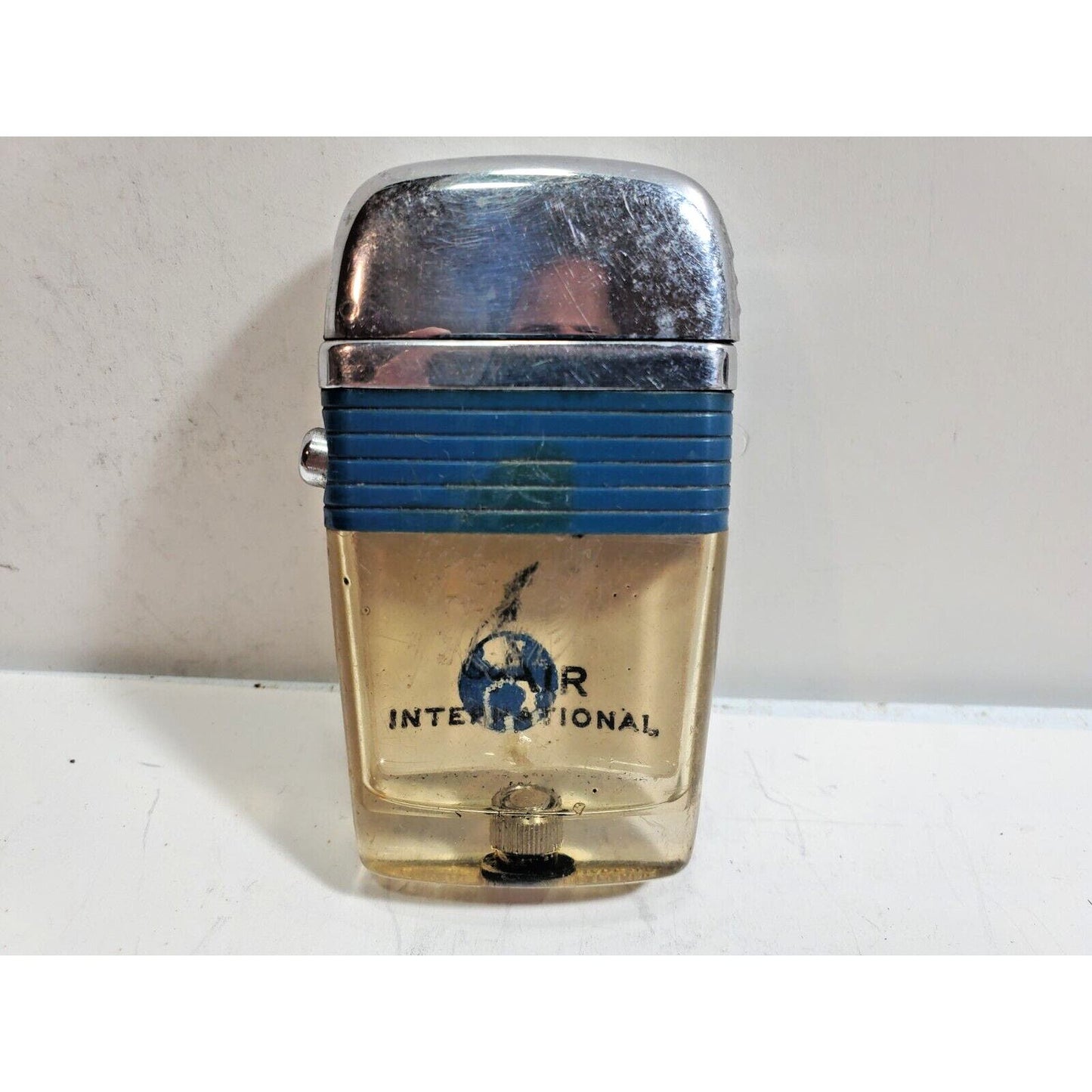 Vintage Working Scripto VU Lighter "Air International" LOGO, Blue 5989/29