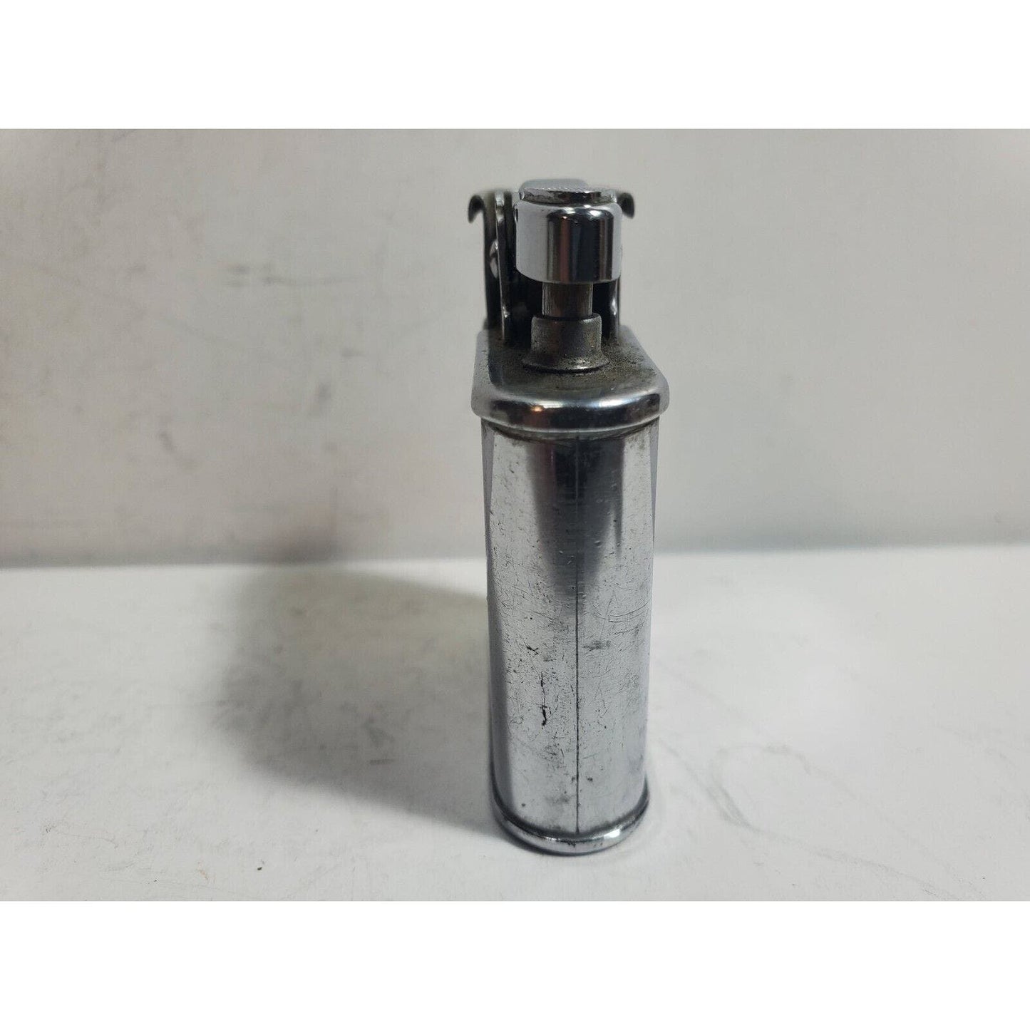 Vintage Working WHIRLWIND Silver Tone Lighter. 5912/32