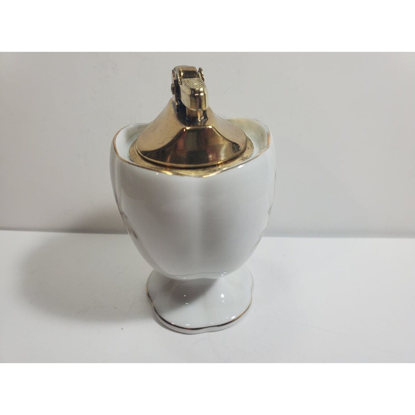 Vintage Working Porcelain Glass Ball Table Unlit Lighter 4" 1769/40