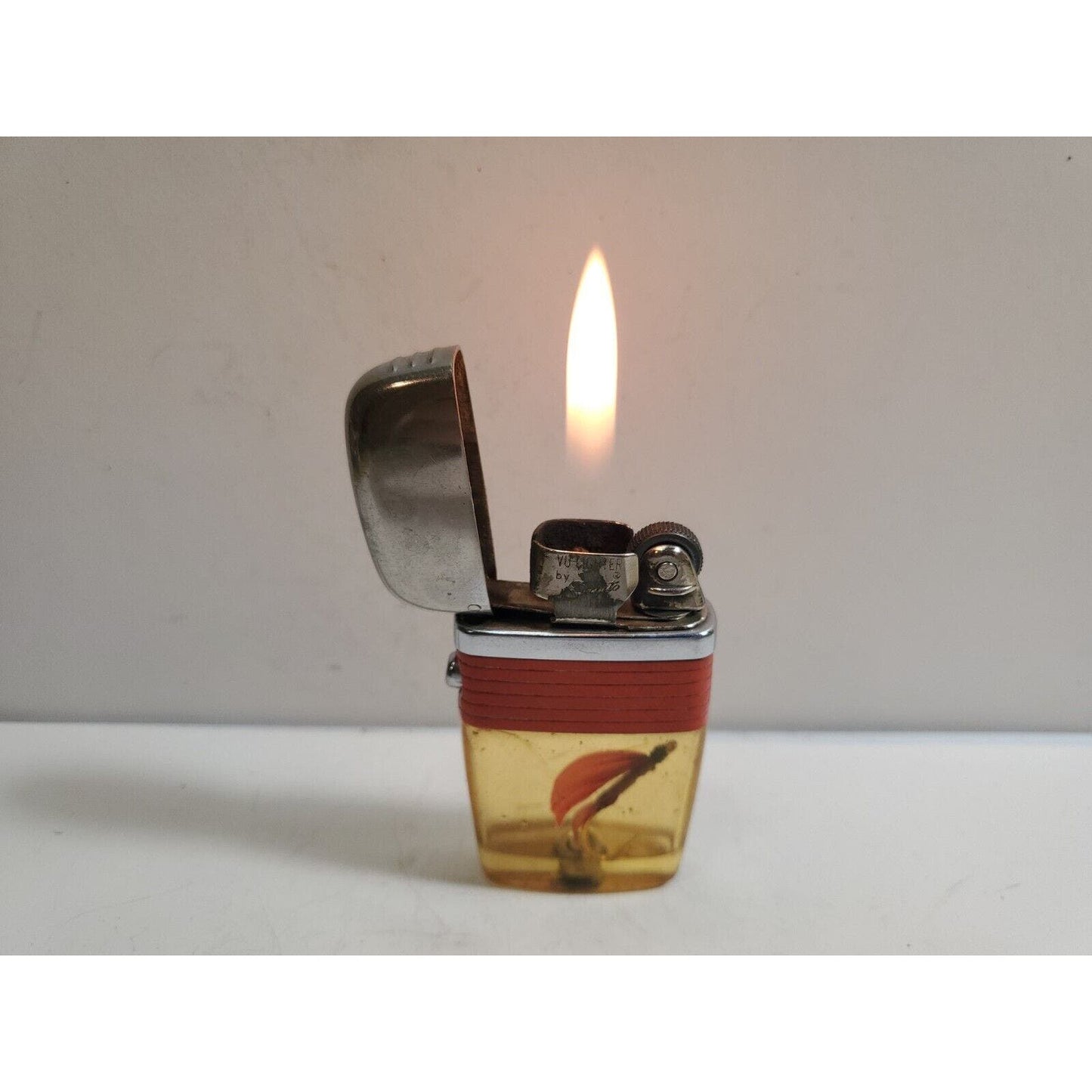 Working Scripto VU Vintage Fishing Fish Fly Lighter 5982/29