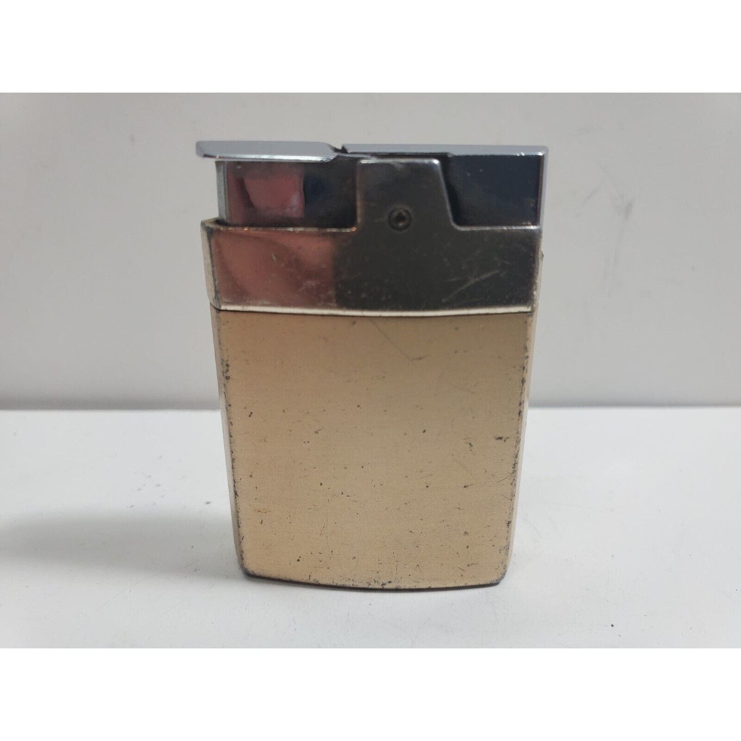 Vintage Working Ronson Kadet Gold Tone Lighter 5822/26