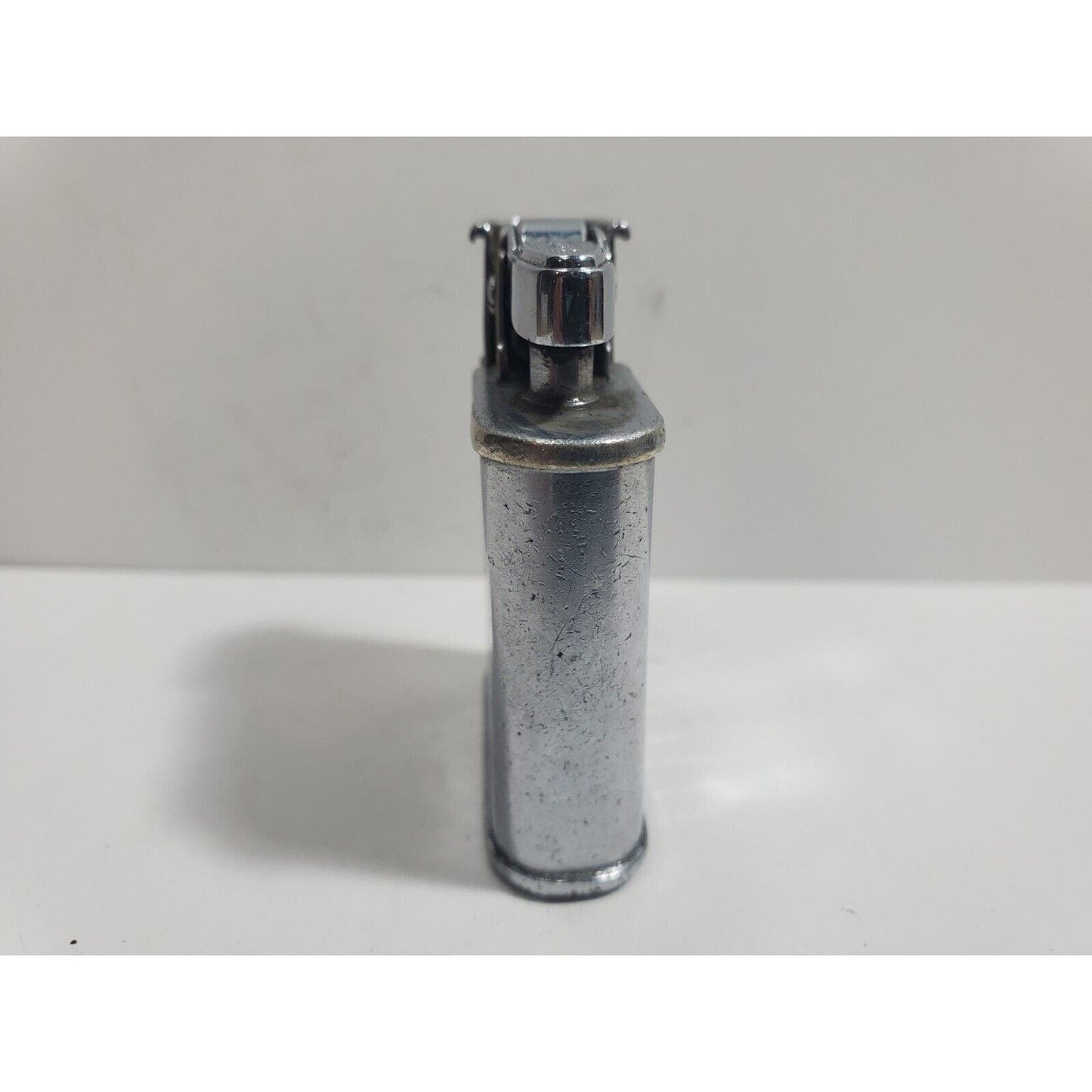 Vintage Working RONSON WHIRLWIND Silver Tone Lighter. 5829/26