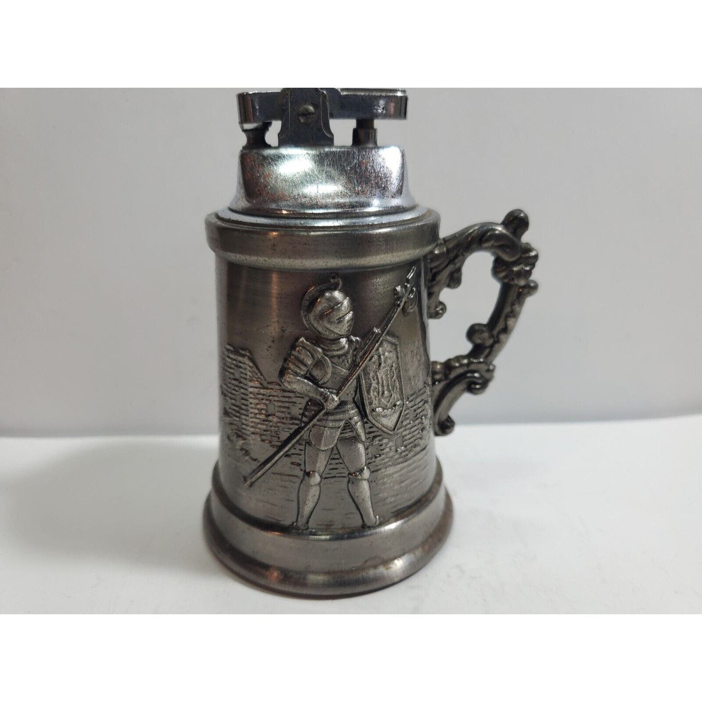 Vintage Working Pewter Ornate Table Top Lighter Mug / 5946/40